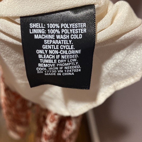 Long Sleeve Patterned Dress - LARGE - Picture 7 of 7